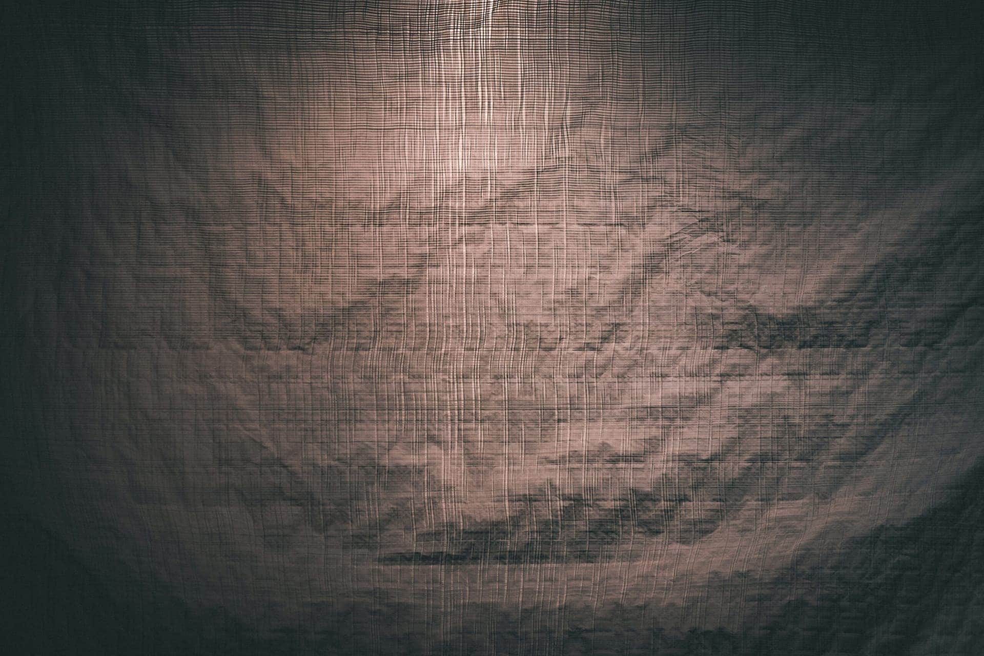 ما الذي يجب وضعه على أرضية وحدة التخزين